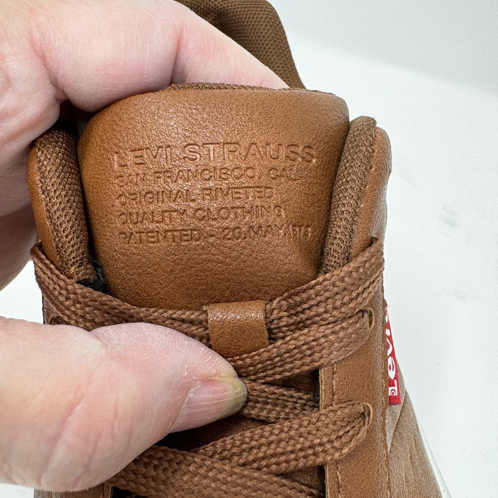 NWOB Levi's Men's Munro Retro Low-Top Sneakers Vegan‎ Leather Size 7 Never Worn - Picture 11 of 14